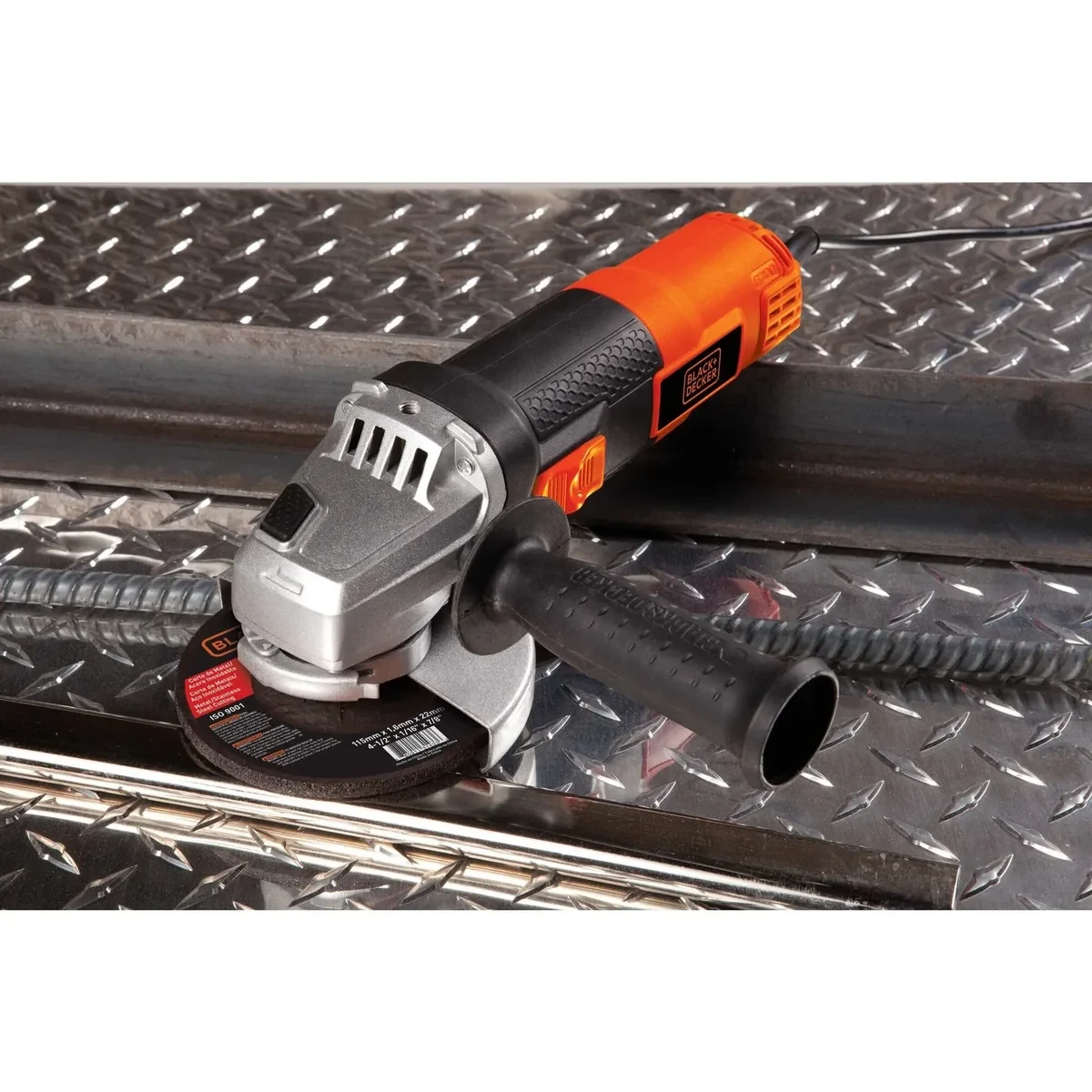 Amoladora angular Black & Decker G720N 115mm 820W con disco y llave foto 3